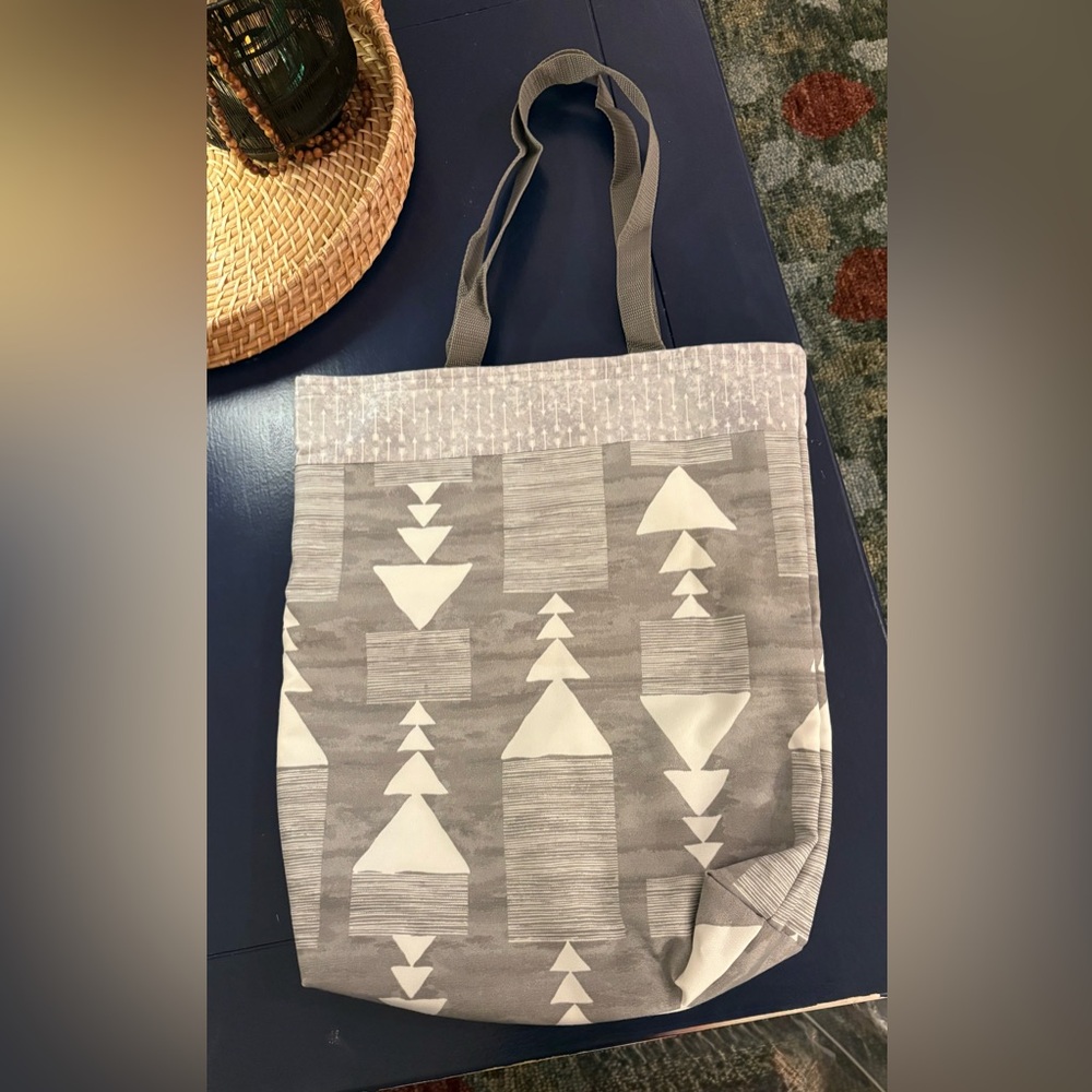 HANDMADE TOTE BAG, GRAY AND WHITE WITH GRAY NYLON STRAPS, 2 LARGE POCKETS INSIDE